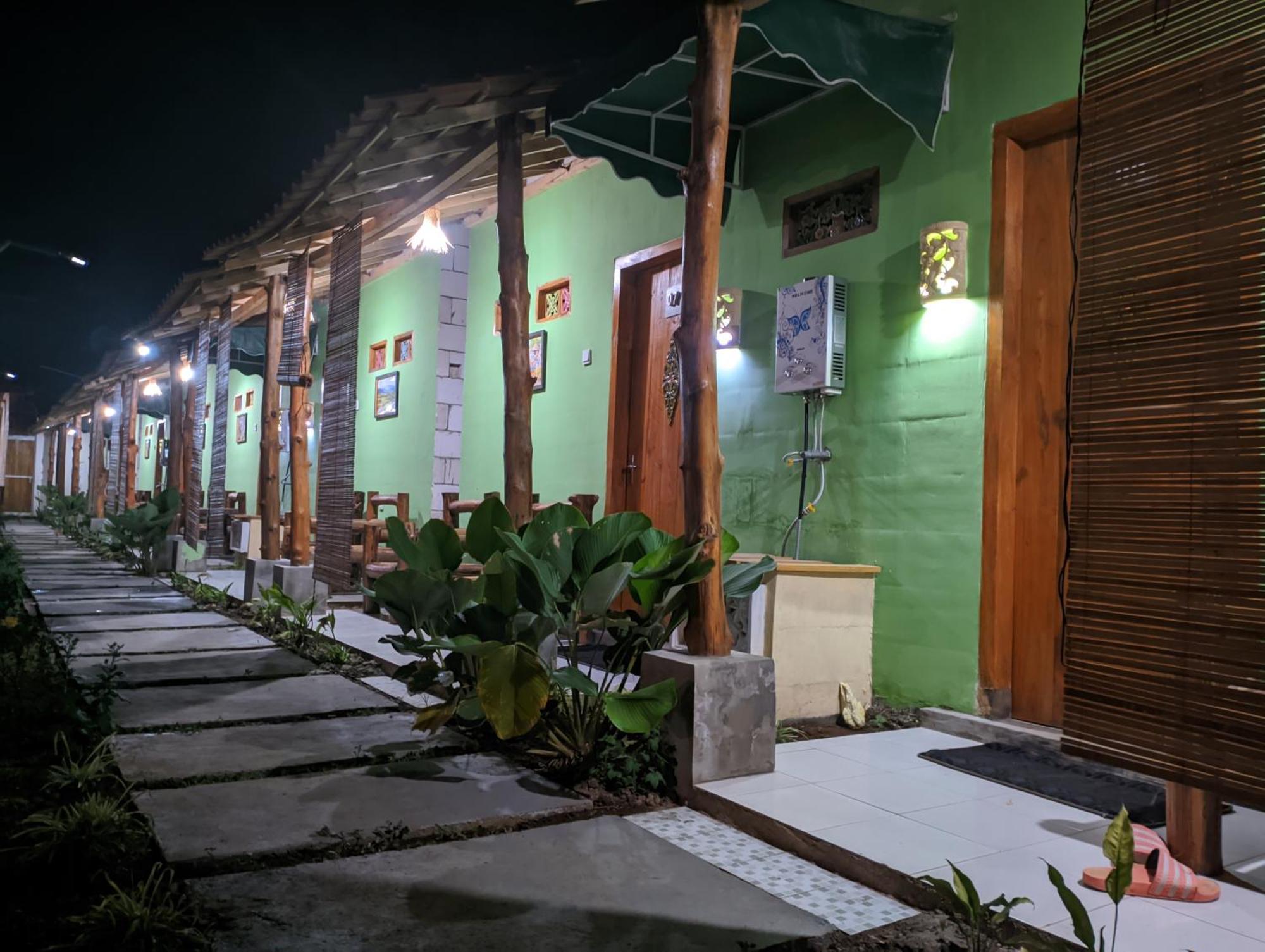 Wooden Kemiren Homestay Banyuwangi Баньюванги Экстерьер фото