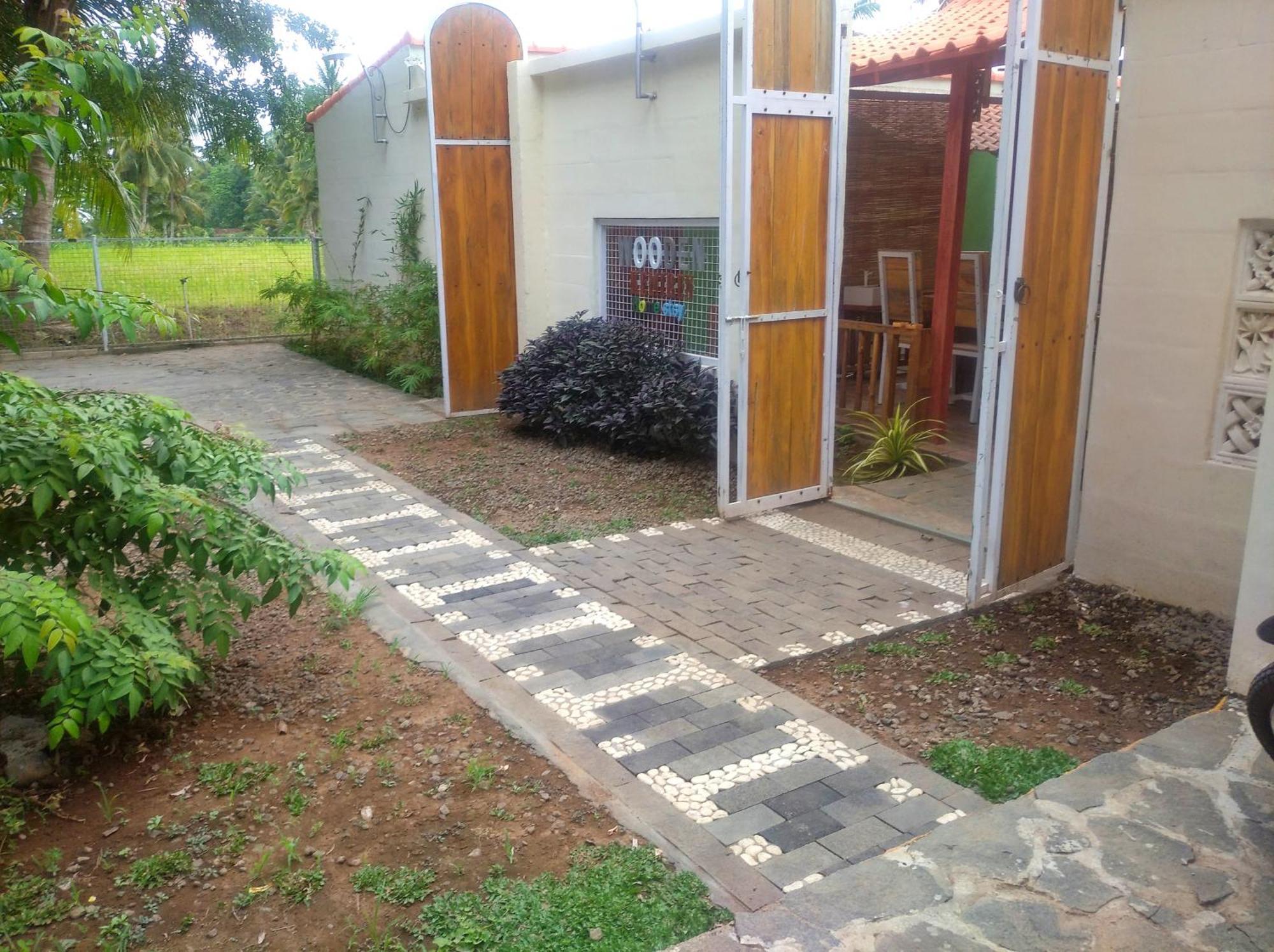 Wooden Kemiren Homestay Banyuwangi Баньюванги Экстерьер фото